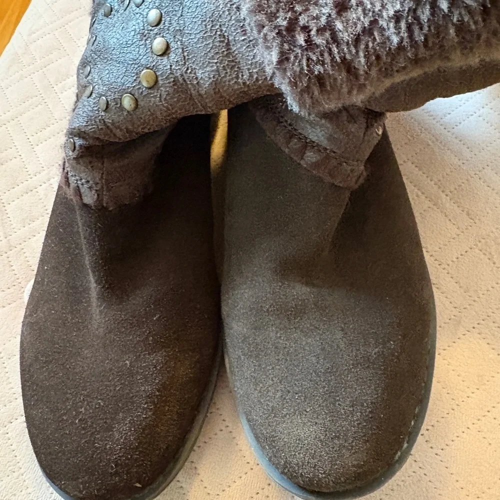 Roberto Vianni Brown suede flat heel boots with faux fur trim - size 9M - Picture 9 of 11